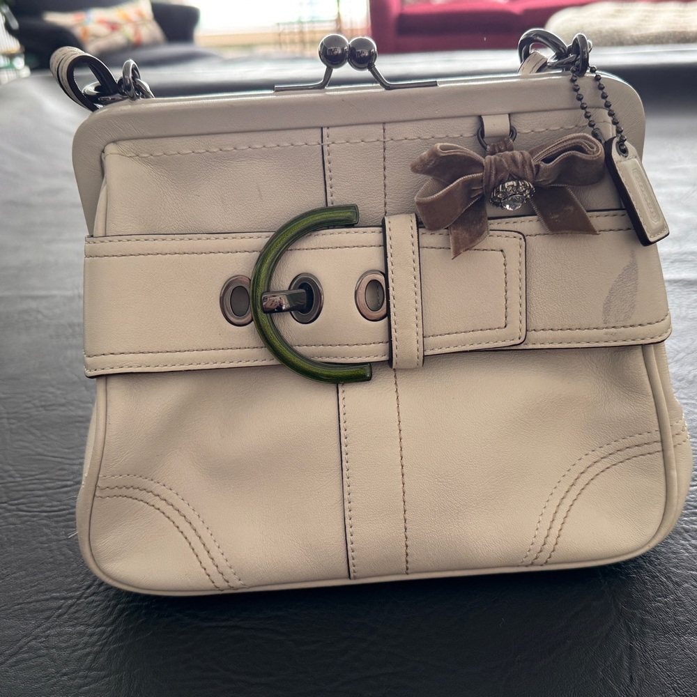 Cute Coach Bag. Top Handle. Great Condition